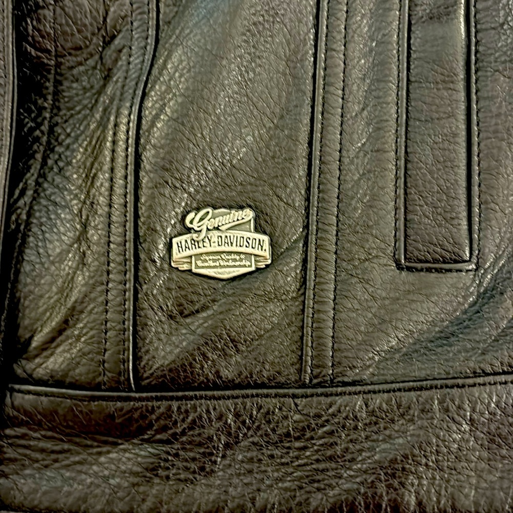 Harley Davidson women’s vest size medium. - Picture 4 of 8